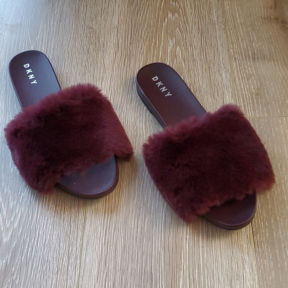 dkny amy flat sandals